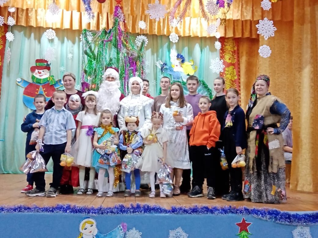 В Евдокиевском сельском клубе, 24 декабря, состоялся новогодний праздник для детей. 