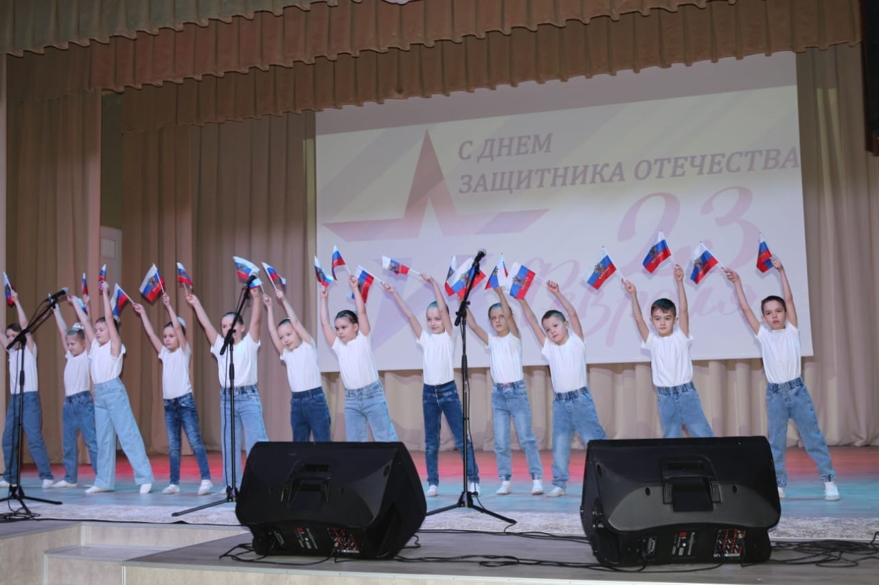 Праздничная программа «Российской Армии солдат»
